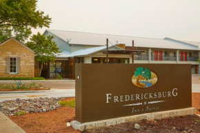  Fredericksburg Inn and Suites  Фредериксберг